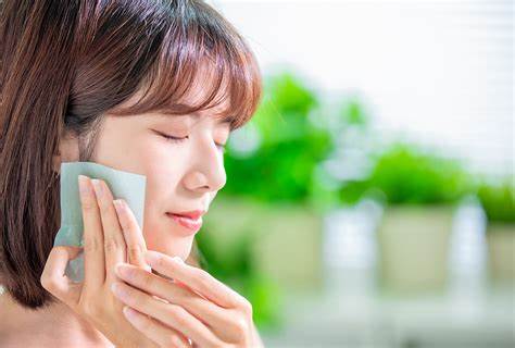 ¿Cómo controlar la piel grasa con tu rutina diaria?