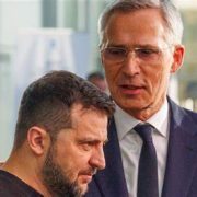 OTAN le pide a Zelenski que se disculpe con Trump por vínculos