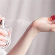 Trucos para que tu perfume dure más y tenga mejor fijación