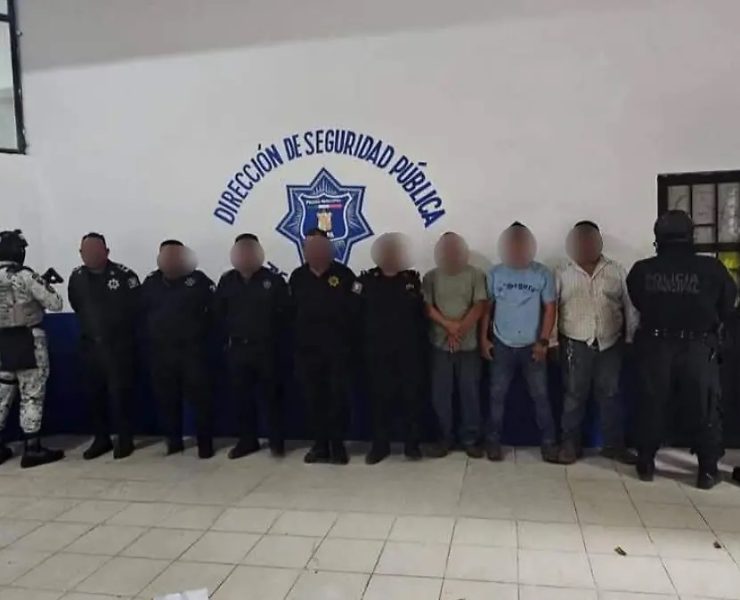 Policías de Chiapas detenidos en Tabasco