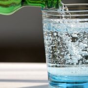 El agua con gas puede ayudar a perder peso según la ciencia