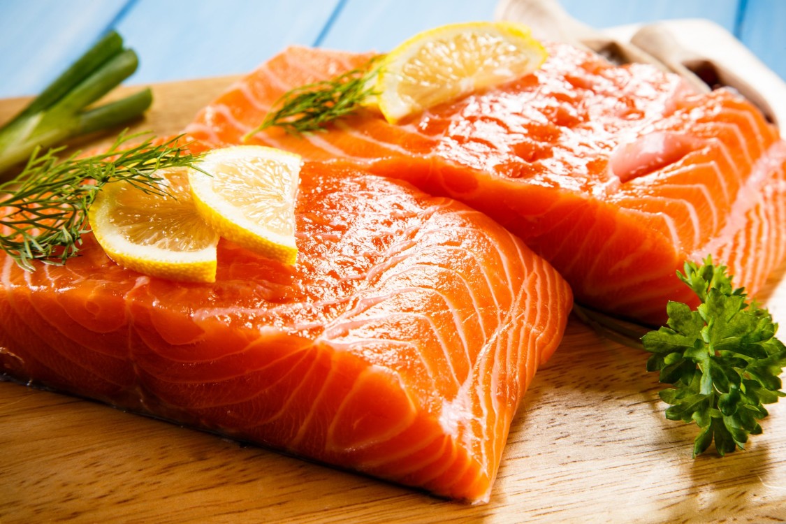 Salmón: Fuente de omega-3 para fortalecer el cabello