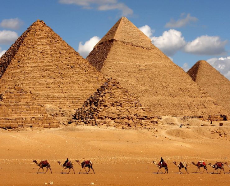 Se encontraron enormes estructuras cilíndricas debajo de las pirámides de Giza