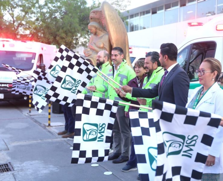 Estrategia de fortalecimiento médico en Edomex: Gobernadora Delfina Gómez y Zoé Robledo entregan nuevas ambulancias