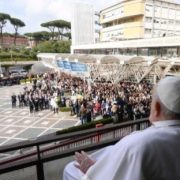 La convalecencia del Papa Francisco y el desafío del Vaticano ante su recuperación