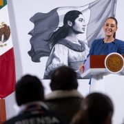 Sheinbaum visitará la frontera en medio de tensiones comerciales con EUA