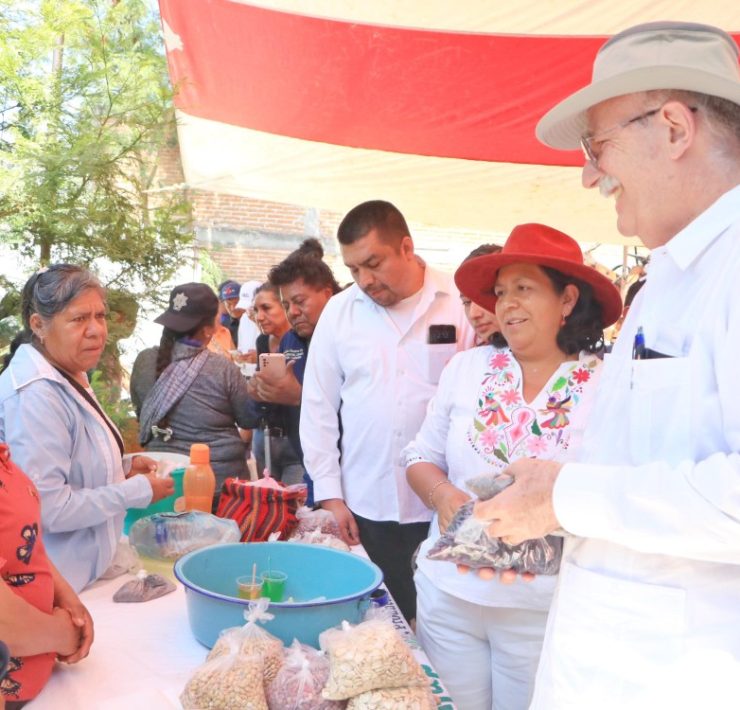 Fortalecimiento del Campo en la Mixteca Poblana: Estrategias y Compromiso Gubernamental