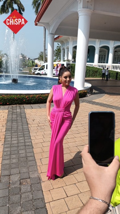 Ingresaron las Flores al hotel