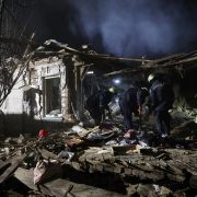 Rusia ataca a Ucrania a pesar del alto al fuego: ¡Tensión crece!