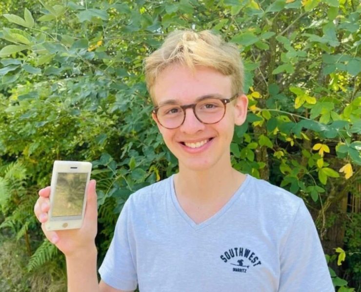 Joven crea su propio celular y cuesta muchísimo menos que otros