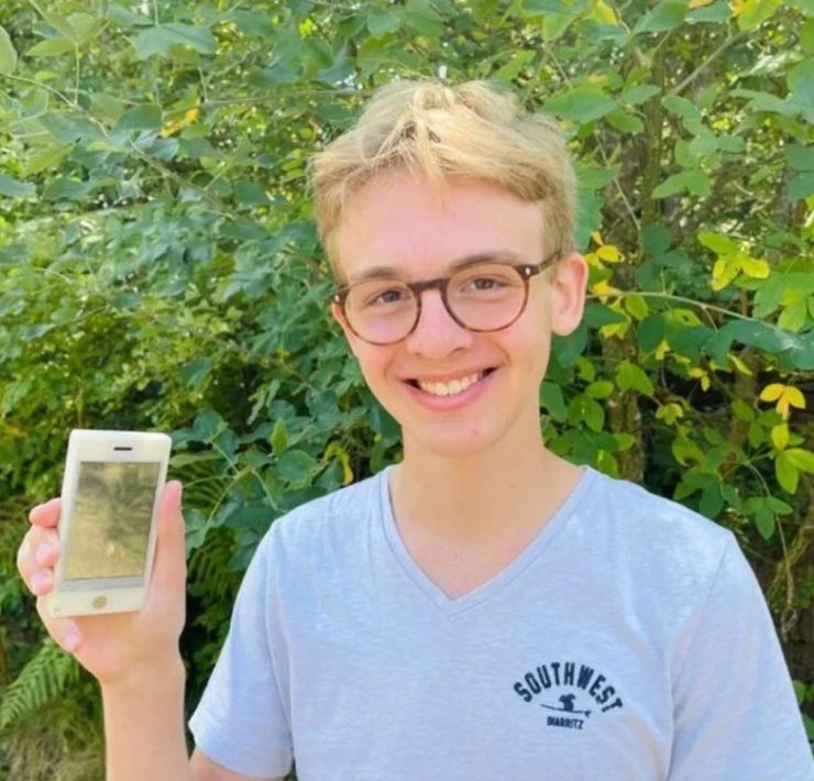 Joven crea su propio celular y cuesta muchísimo menos que otros