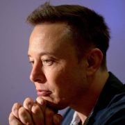 científicos arremeten contra Musk. Sacarlo de Royal Society
