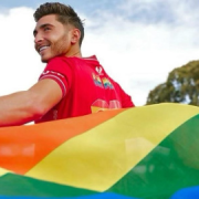 Josh Cavallo enfrenta amenazas de muerte