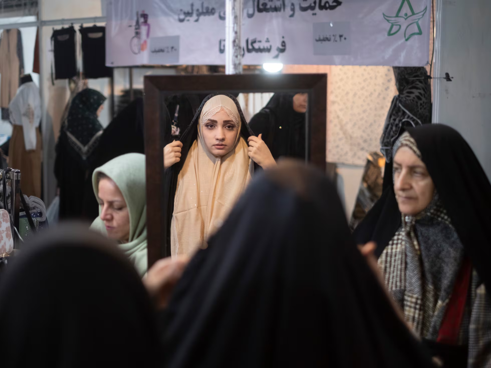 Irán usa drones para vigilar a las mujeres