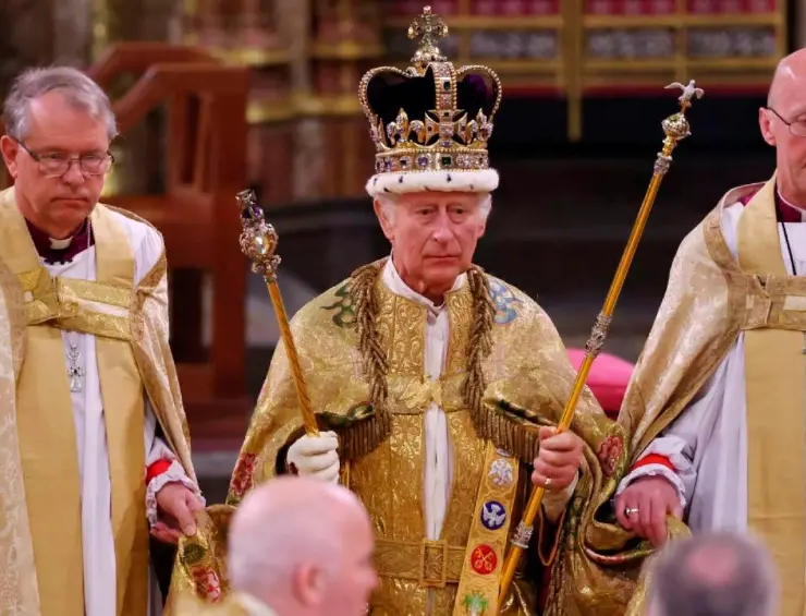 El Rey Carlos da un mensaje