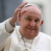 ¡Emoción en el Vaticano! El Papa aparecerá desde el balcón del hospital este domingo