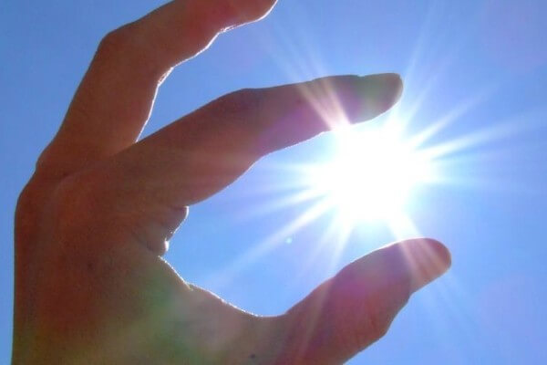 El descubrimiento: Científicos transforman la luz en un sólido