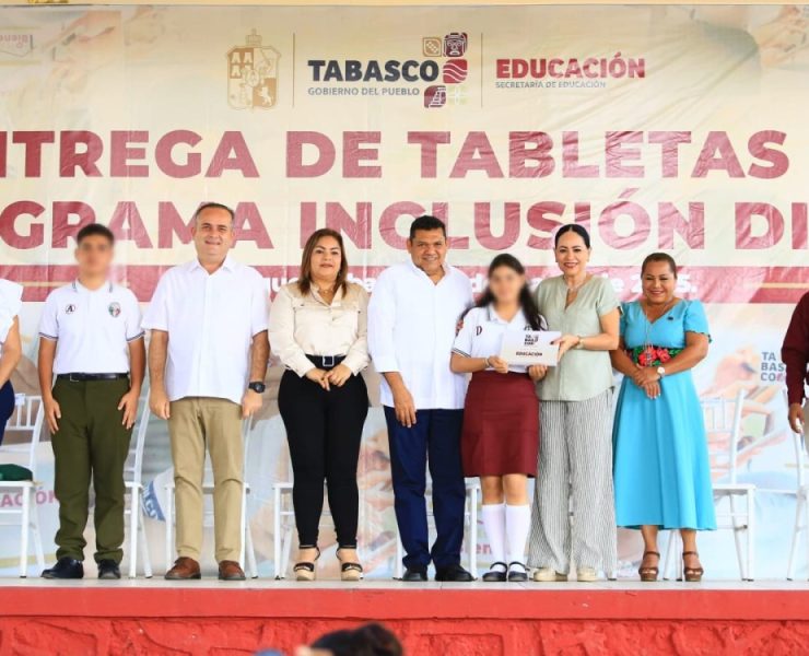 Entregan 3,298 tabletas electrónicas a alumnos de secundaria en Tenosique