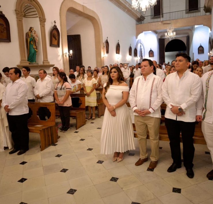 Gobernador de Yucatán, Huacho Díaz Mena, lamenta el fallecimiento del Papa Francisco