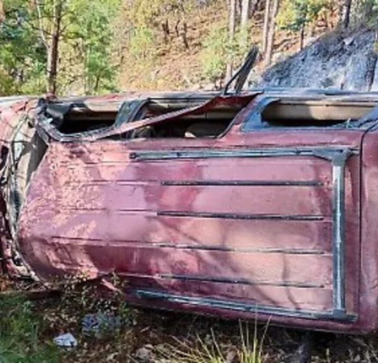 Adolescente muere en volcadura de camioneta en Durango