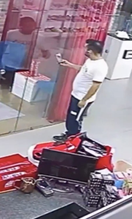 Así se robaron los tenis de 1.2 millones