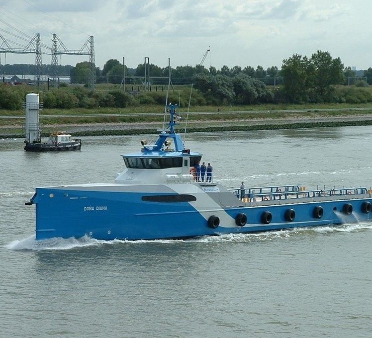 Se incendia barco abastecedor “Doña Diana” de Naviera Integral