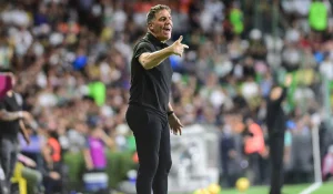 Gianni Infantino, presidente de la FIFA, fue señalado por Berizzo tras asegurar un posible partido entre América y LAFC como sustituto del León en el Mundial de Clubes.