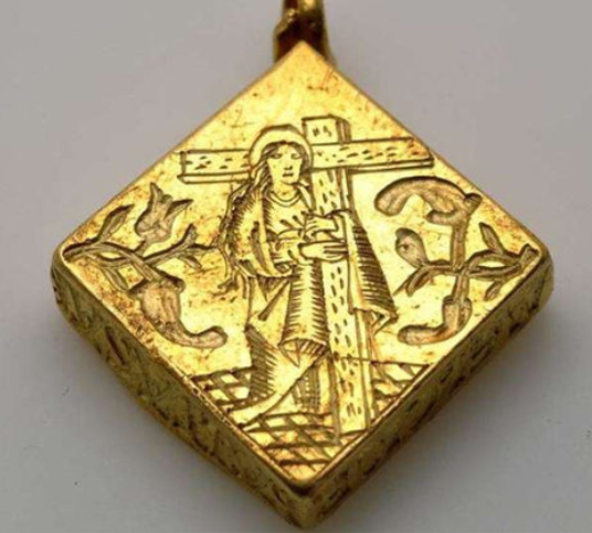 Detalles curiosos del relicario medieval