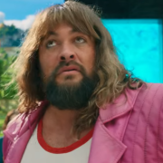 Jason Momoa genera controversia por su inesperada postura