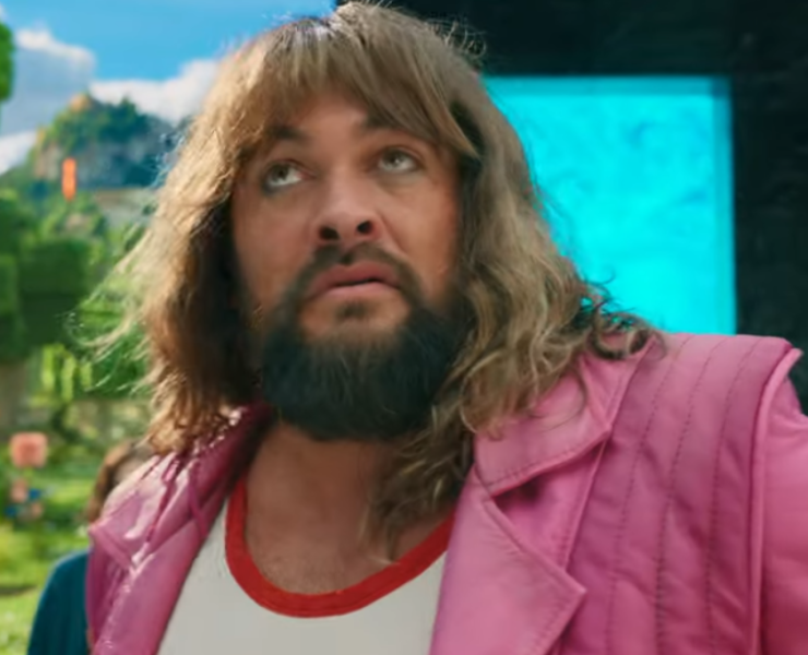 Jason Momoa genera controversia por su inesperada postura