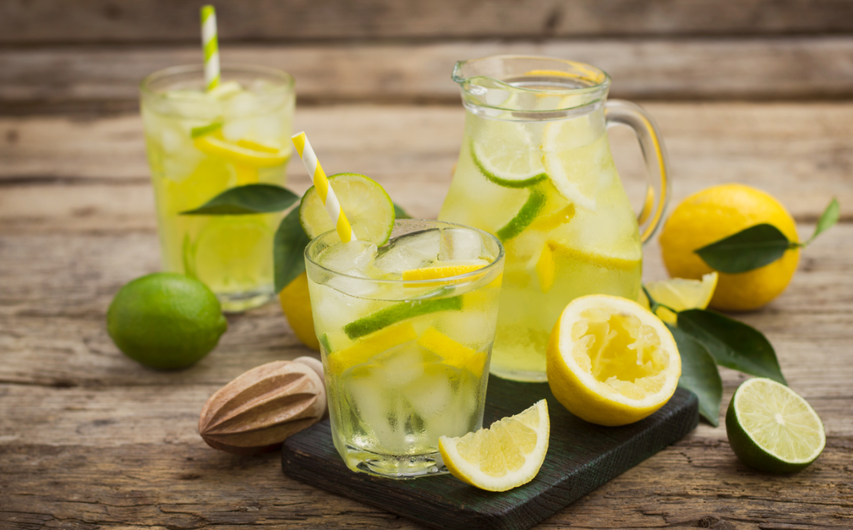 Beneficios clave del jugo natural de limón