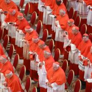 Cardenales respaldan continuar el legado de Francisco