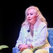 Carla Estrada comparte en la UJAT su fórmula para el éxito