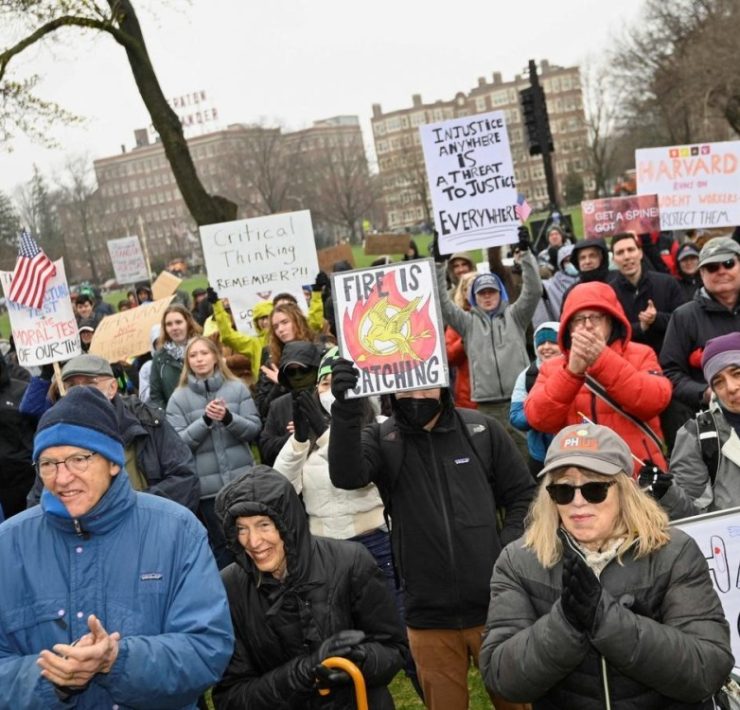 Crece el repudio a Trump