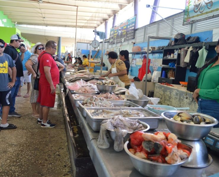 Expendedores de pescados del mercado principal ven repunte en sus ventas