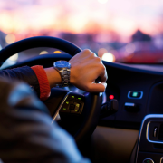 ¿Dónde realizar pruebas de manejo de autos nuevos?