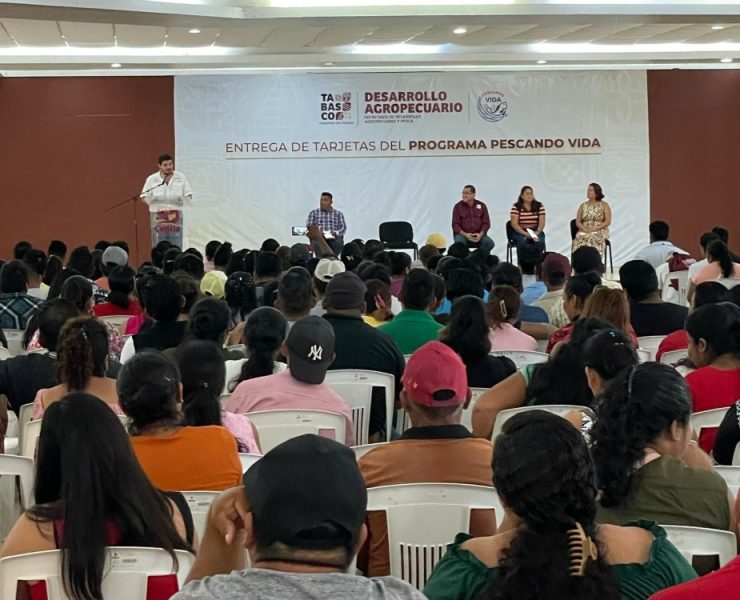 Entregan 600 tarjetas del Programa Pescando Vida en Centla