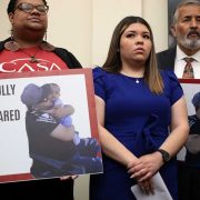 Gobierno de Trump desacata orden judicial y no repatria salvadoreño