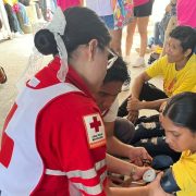 Imposición de bandas a embajadoras