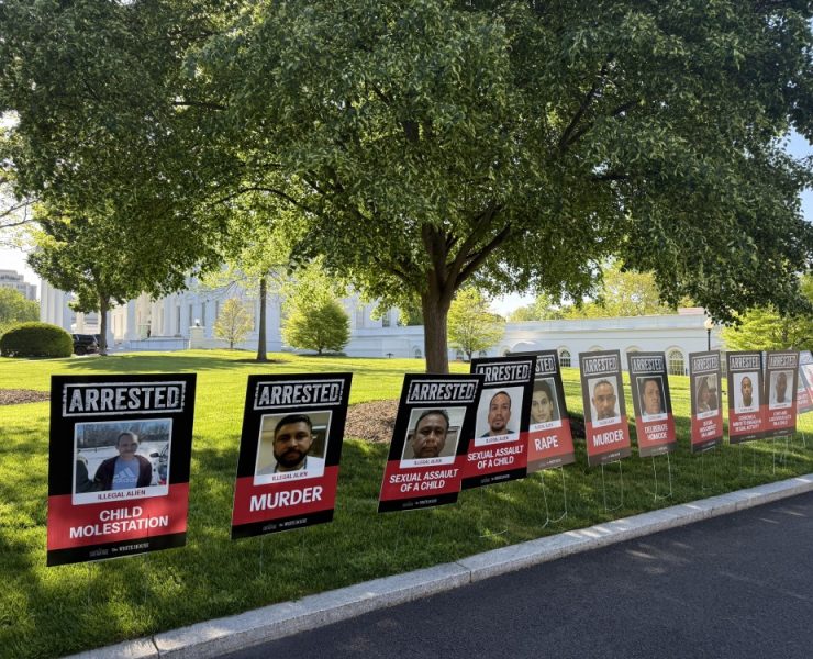 La Casa Blanca exhibe rostros de inmigrantes