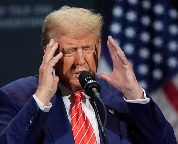 La aprobación de Donald Trump cae