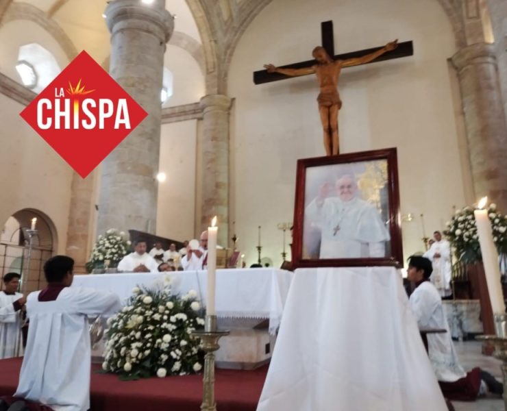 🕊️Ofician misa en la catedral de Mérida en memoria del PAPA FRANCISCO