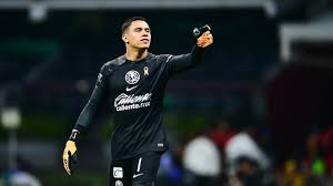 Luis Ángel Malagón también evitó una jugada peligrosa, del polaco Matheus Bogusz.