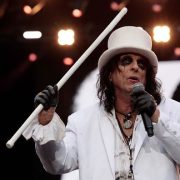 Alice Cooper vuelve a la música con su banda original