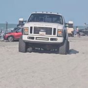 Basura en playas e ingreso con vehículos por falta de conciencia