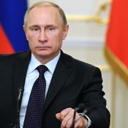 Putin invita a vivir a Rusia a jóvenes extranjeros que deseen formar una familia