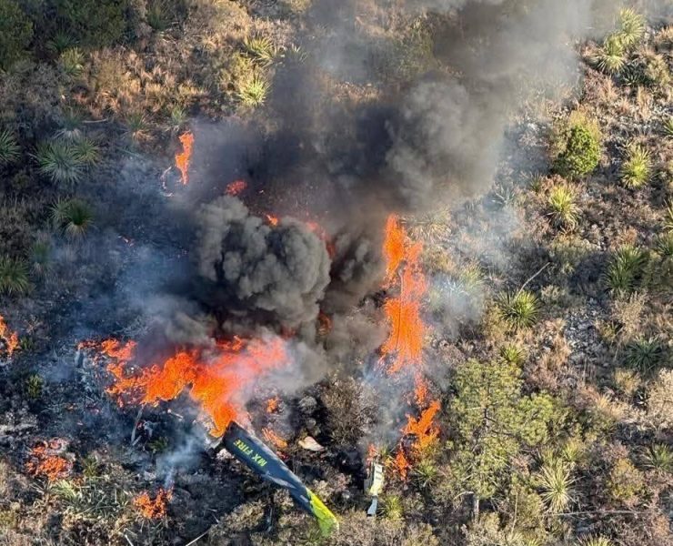 Se desploma helicóptero con brigadistas