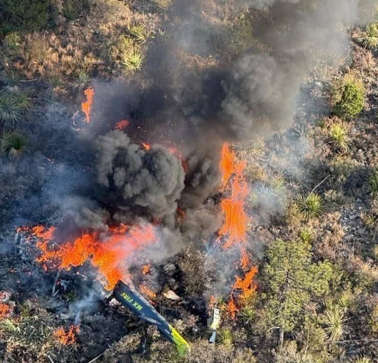 Se desploma helicóptero con brigadistas