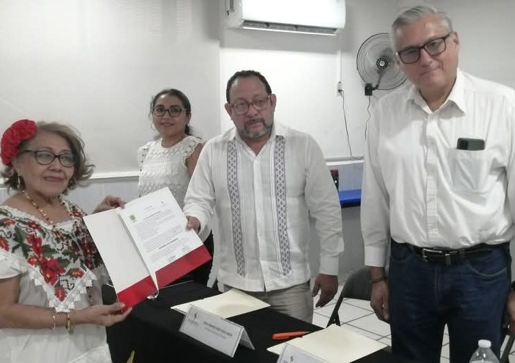 Chabelita se gradúa de abogada penalista a sus 66 años