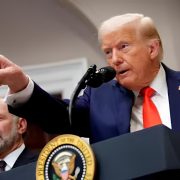 Trump reaviva tensiones con México